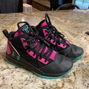 Under Armor girls basketball shoes size 1.5